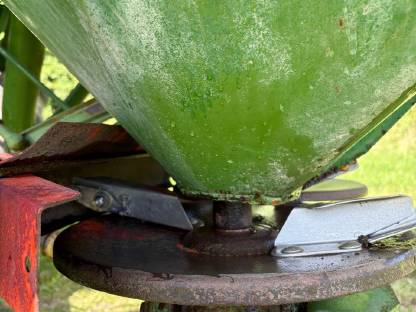 Bild 3:Amazone Düngerstreuer