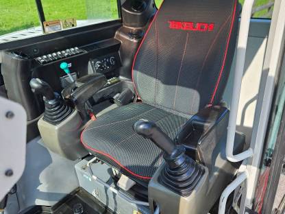 Bild 8:Takeuchi TB290 Bagger Powertilt Holzzange