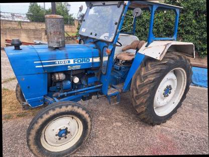Bild 7:Traktor Ford 4100