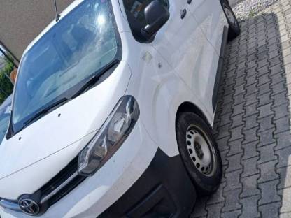 Toyota HiAce 5-Sitzer Diesel Bj. 2020