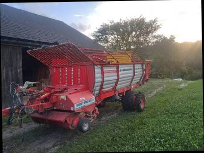 Pöttinger Ladewagen Ernteboss 2