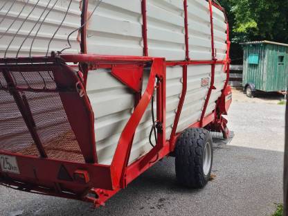 Bild 3:Ladewagen Pöttinger Trend 2 Tieflader 35 m²