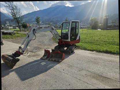 Takeuchi TB 228