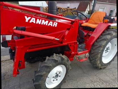 Bild 2:Yanmar F24 Traktor mit Frontlader