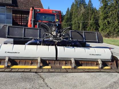 Bild 2:Pistenbully Kässbohrer PB 260 D/DW