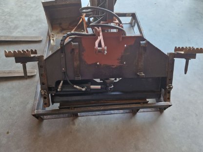 Bild 6:Anbaubagger Avant 210 für AVANT