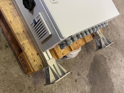 Bild 6:Elektroverteiler und einzelne Komponenten