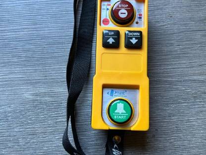 Bild 6:Kettenzug Demag 1.000 kg mit Funk