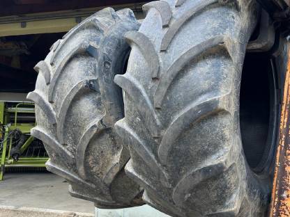 Bild 5:Reifen 650/65R38.    Reifen 540/65R28