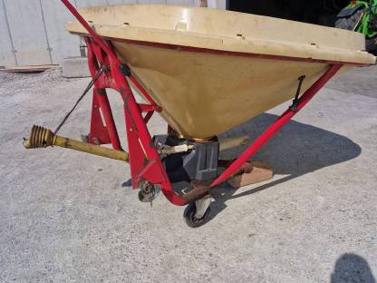 Bild 2:Vicon PS 802 Pendelstreuer