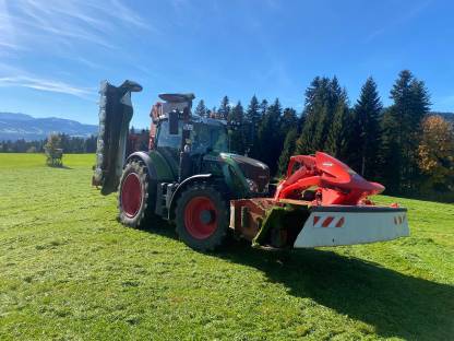 Bild 2:Kuhn Mähkombi FC8830D-FF + Frontmähwerk FC3125DF-FF