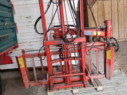 Bild 3:Kuhn Siloblockschneider