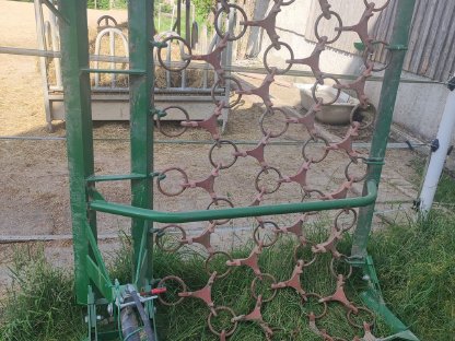 Bild 4:Wiesenegge Düvelsdorf – 6 m, 4-reihig, hydr. klappbar