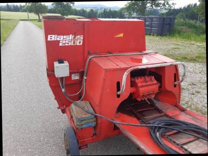 Bild 4:Silohächsler Epple Blasius 2500