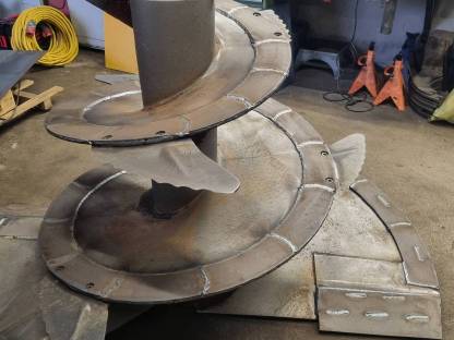 Bild 2:Verschleißplatten, Futtermischwagen, Mischwagen