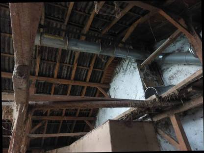 Bild 4:Heuverteiler mit Gebläse