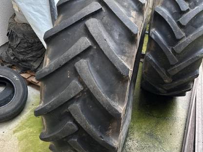 Bild 2:Traktorreifen