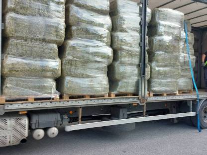 Bild 5:Rundballen und Kleinballen mit Warmluft belüftet