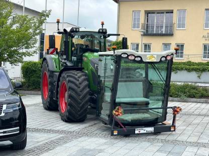 Bild 3:Hochzeitskabine, Häckslerkabine, Mähdrescherkabine