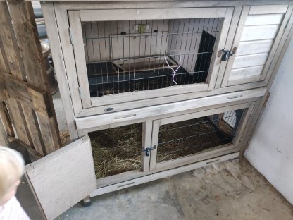 Bild 4:Hasen-Käfige