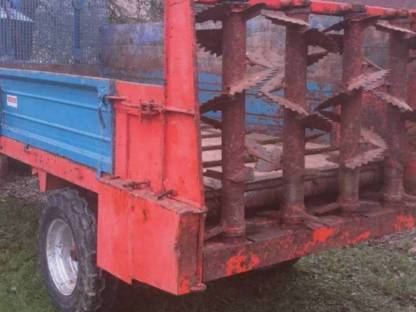 Bild 5:Mengele Miststreuer 480VR