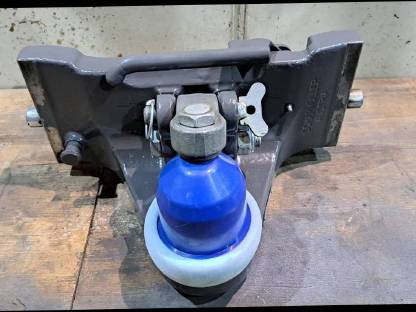 Bild 3:Scharmüller Kugelkopfkupplung K80 für Fendt 716 718 720 722