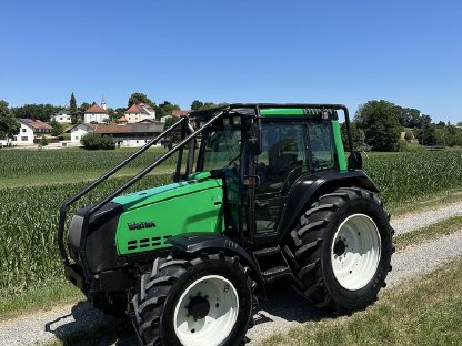 Bild 2:Valtra 6550 Hi Tech Forst Rüfa, Wegezapfwelle
