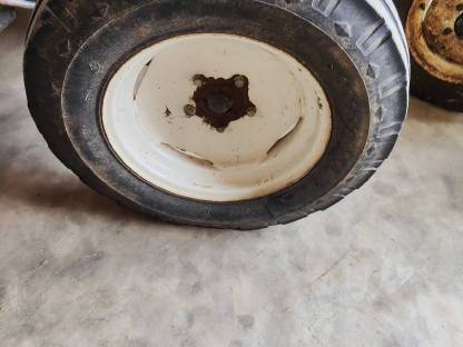 Bild 2:Gebrauchte Reifen für Steyr 8075