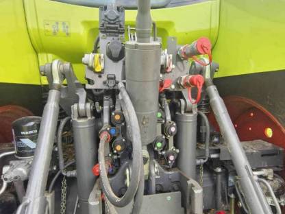 Bild 6:Claas Arion C-Matic