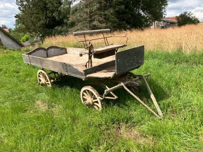 Bild 3:Pferdewagen