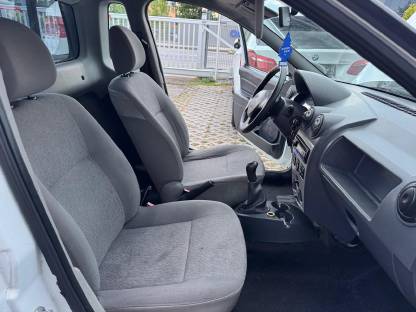 Bild 9:Dacia Logan Pick Up 1,6 Motor