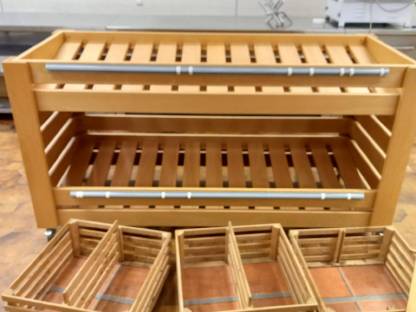 Bild 7:Verkaufstisch Rolltisch Verkaufseinrichtung