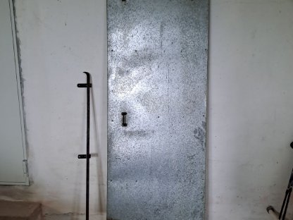 Schiebetür mit Blechverschlag