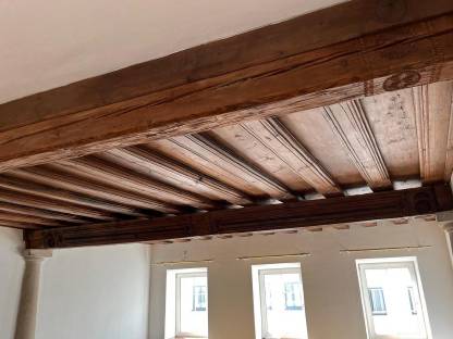 Bild 7:Antike Holzdecke aus 1794 ( 35m2 )