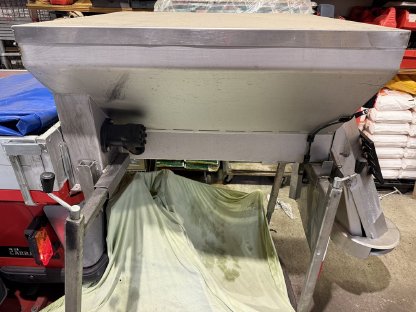 Bild 5:Hafog Multistreuer CARJK 170 Salz/Splittstreuer