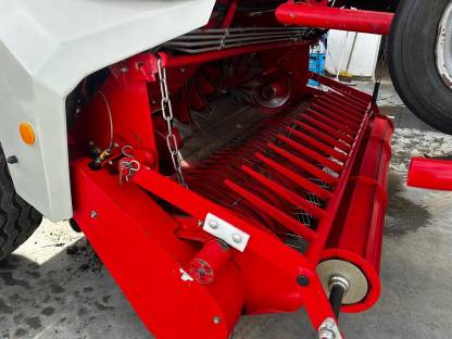 Bild 3:Rundballenpresse Lely RP245