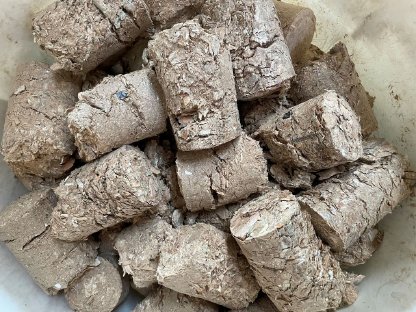 Bild 3:Briketts