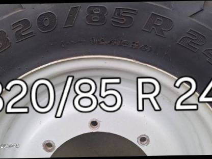 Bild 4:2 Stk. Pflegebereifung Trelleborg