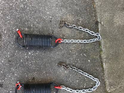 Bild 3:Entlastungsfedern für frontmähwerk