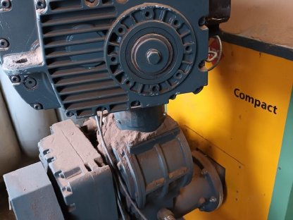 Bild 2:Hackschnitzelheizung HDG 150 kW inkl. Bunkeraustragung