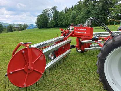 Bild 5:Repossi 6.000 FP BIG Front- und Heckanbau Mittelschwader