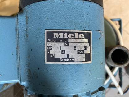 Bild 2:Vakuumpumpe Miele