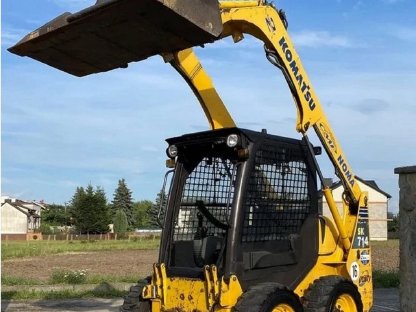 Bild 4:Komatsu SK714 Kompaktlader