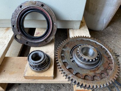 Bild 3:Deutz Agrotron/Steyr T7200 Zapfwellenteile-Hydraulikblock