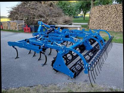 Bild 6:Agripol Leichtgrubber 4 m