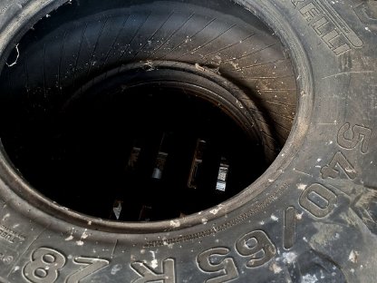 Bild 2:Reifen Pirelli