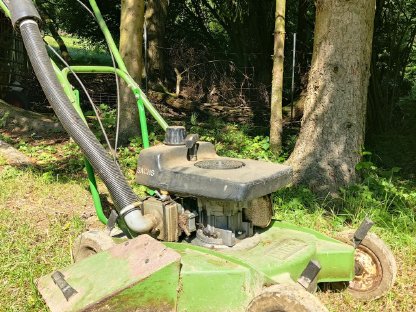 Rasenmäher mit Antrieb