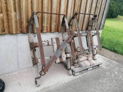 Bild 2:Wagenrad, Holzschlitten für Deko