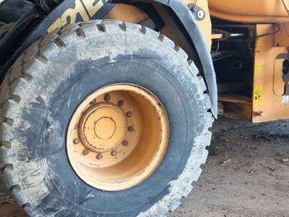 Bild 5:Radlader Liebherr 507, Case 721