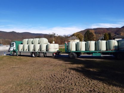 Bild 4:Stroh-Heu-Grumet-Silageballen-Maissilageballen